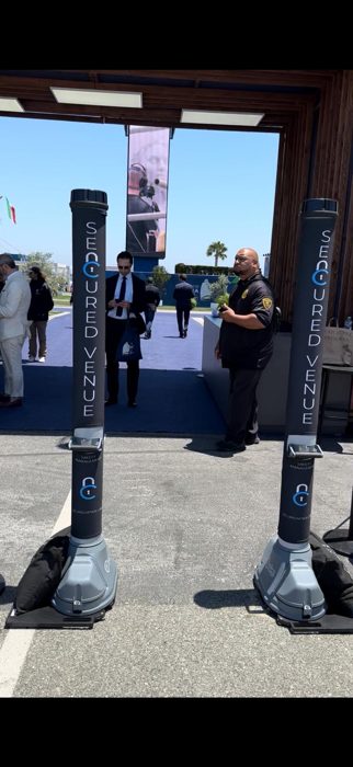 Varchi di sicurezza all’ingresso del villaggio Amerigo Vespucci